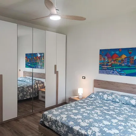 Italian Experience-casa Nadia A Pochi Passi Dal Mare Con Garage, Terrazza E Sala Giochi Apartment *