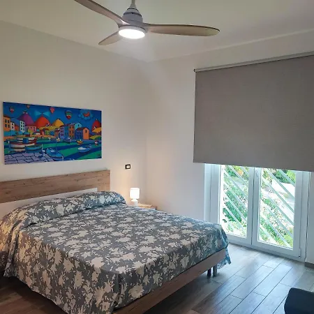Italian Experience-casa Nadia A Pochi Passi Dal Mare Con Garage, Terrazza E Sala Giochi * Numana