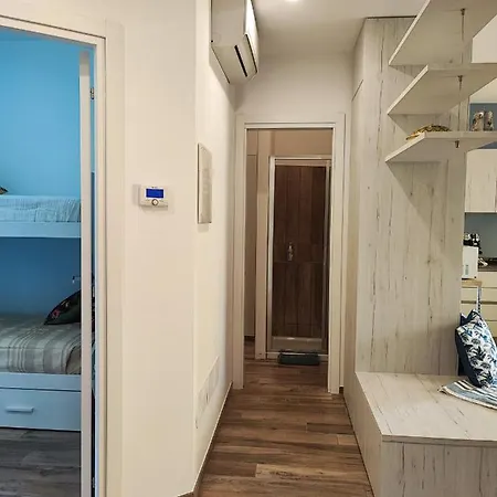 Casa Nadia A Pochi Passi Dal Mare Con Garage, Terrazza E Sala Giochi Numana