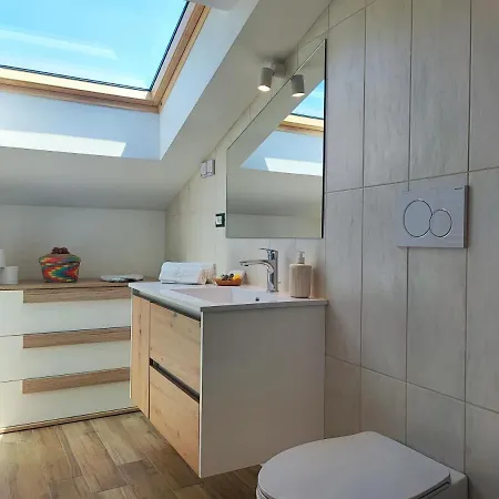 Casa Nadia A Pochi Passi Dal Mare Con Garage, Terrazza E Sala Giochi