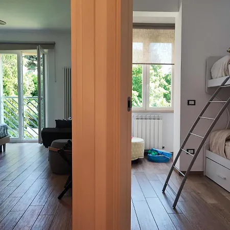 Casa Nadia A Pochi Passi Dal Mare Con Garage, Terrazza E Sala Giochi